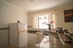 Linda casa no condomínio Morada da Praia