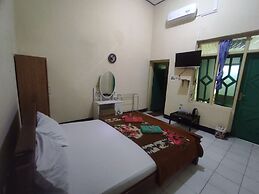 OYO 93048 Hotel Puri Mandiri