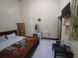 OYO 93048 Hotel Puri Mandiri