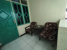 OYO 93048 Hotel Puri Mandiri