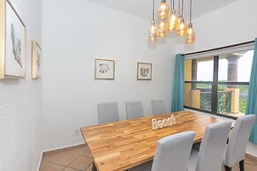 Pineapple Villa 442 2 Bedroom Condo by RedAwning