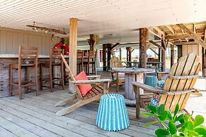 Sunset Serenity 3 Bedroom Home by RedAwning