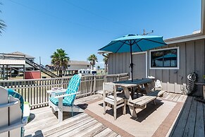 Sunset Serenity 3 Bedroom Home by RedAwning