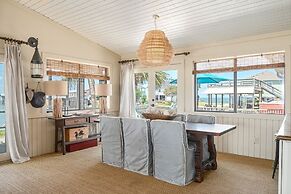 Sunset Serenity 3 Bedroom Home by RedAwning