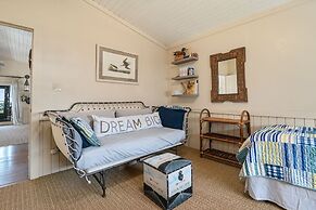 Sunset Serenity 3 Bedroom Home by RedAwning