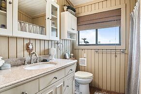 Sunset Serenity 3 Bedroom Home by RedAwning