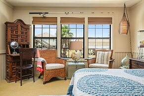 Sunset Serenity 3 Bedroom Home by RedAwning