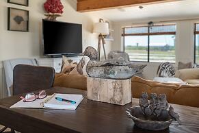 Sunset Serenity 3 Bedroom Home by RedAwning