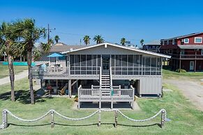 Sunset Serenity 3 Bedroom Home by RedAwning