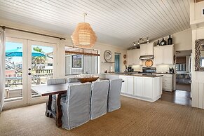 Sunset Serenity 3 Bedroom Home by RedAwning