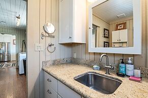 Sunset Serenity 3 Bedroom Home by RedAwning