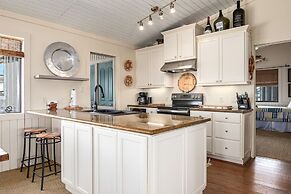 Sunset Serenity 3 Bedroom Home by RedAwning