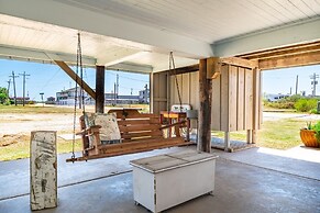 Sunset Serenity 3 Bedroom Home by RedAwning