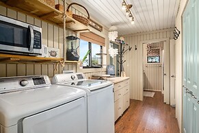 Sunset Serenity 3 Bedroom Home by RedAwning