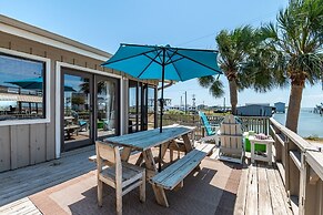 Sunset Serenity 3 Bedroom Home by RedAwning