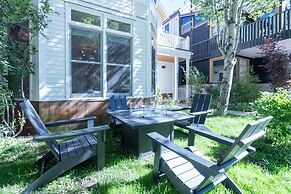 425 Depot Ave 5 Bedroom Home by RedAwning