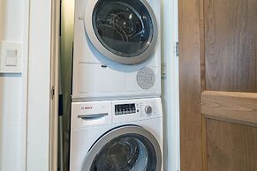 330 W Pacific B 3 Bedroom Townhouse by RedAwning