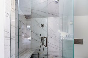 330 W Pacific B 3 Bedroom Townhouse by RedAwning