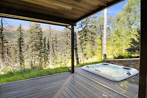 Overlook House 4 Bedroom Home by RedAwning