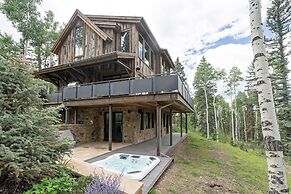 Overlook House 4 Bedroom Home by RedAwning