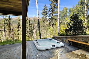 Overlook House 4 Bedroom Home by RedAwning