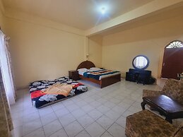 OYO 93062 Sibayak Multinational Rest House