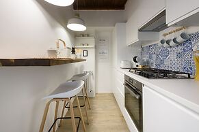 Madame Betta by Mmega