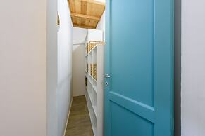 Madame Betta by Mmega