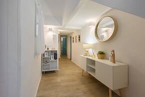 Madame Betta by Mmega