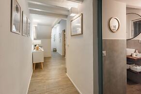 Madame Betta by Mmega