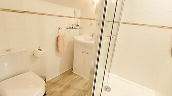 Birchcroft Hideaway