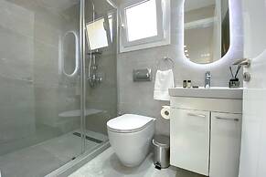 Phaedrus Living: Limnaria Luxury Flat Vine 121