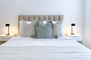 Phaedrus Living: Limnaria Luxury Flat Vine 121