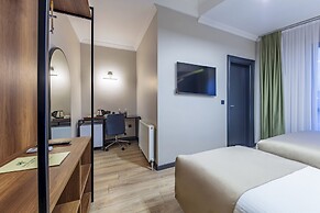 Lenora Airport Hotel