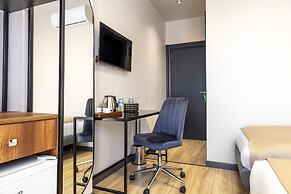 Lenora Airport Hotel