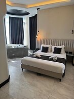 D Twins Airport Hotel