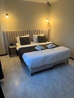 D Twins Airport Hotel