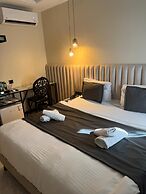 D Twins Airport Hotel