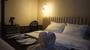 D Twins Airport Hotel