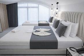 D Twins Airport Hotel