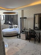 D Twins Airport Hotel