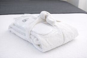 D Twins Airport Hotel