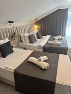 D Twins Airport Hotel