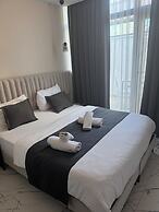 D Twins Airport Hotel