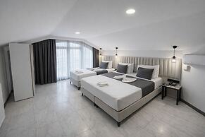 D Twins Airport Hotel
