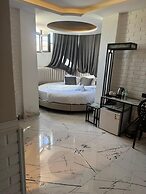 D Twins Airport Hotel