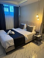 D Twins Airport Hotel