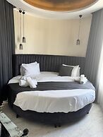 D Twins Airport Hotel