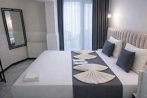 D Twins Airport Hotel