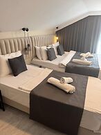 D Twins Airport Hotel